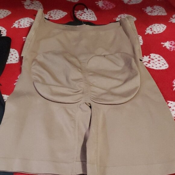 Skinnygirl 2 Pk Tan amp Black Smoothers amp Shapers Shorts - Picture 9 of 9